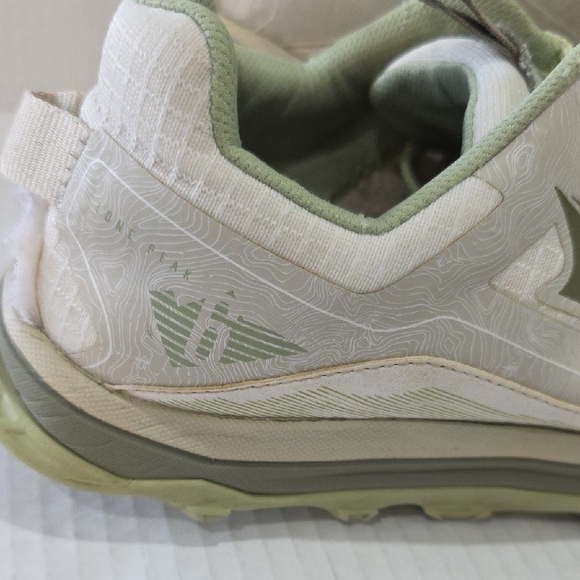 Altra Lone Peak 6 Women's Athletic Shoes in Green and Cream Size 9.5 - Picture 4 of 11